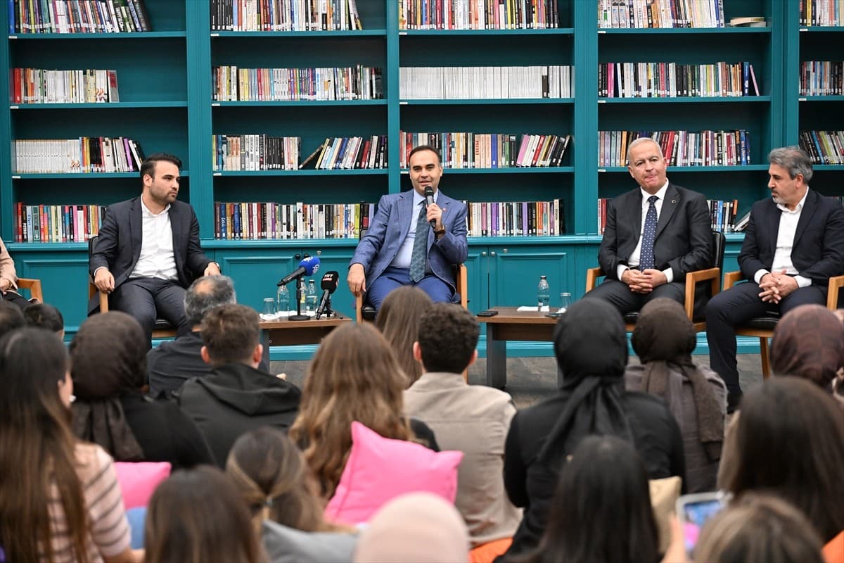 Sanayi ve Teknoloji Bakanı Kacır, Gaziosmanpaşa'da ziyaretlerde bulundu: