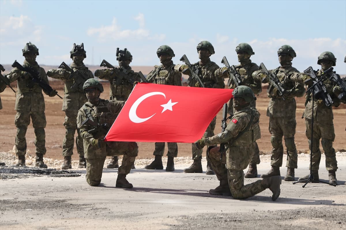 TEKNOFEST Yönetim Kurulu Başkanı Bayraktar, TEKNOFEST Güneydoğu festival alanını inceledi — 2